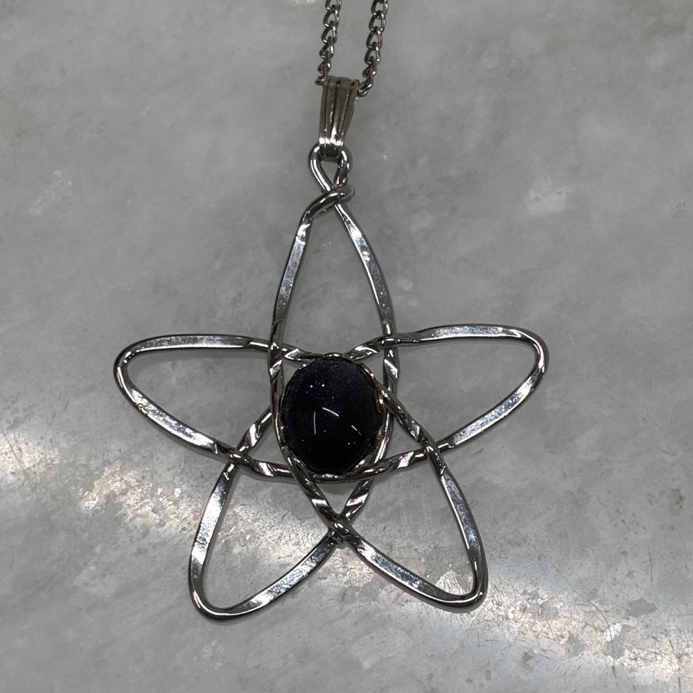 Vintage Elegant Silver Star Pendant Necklace